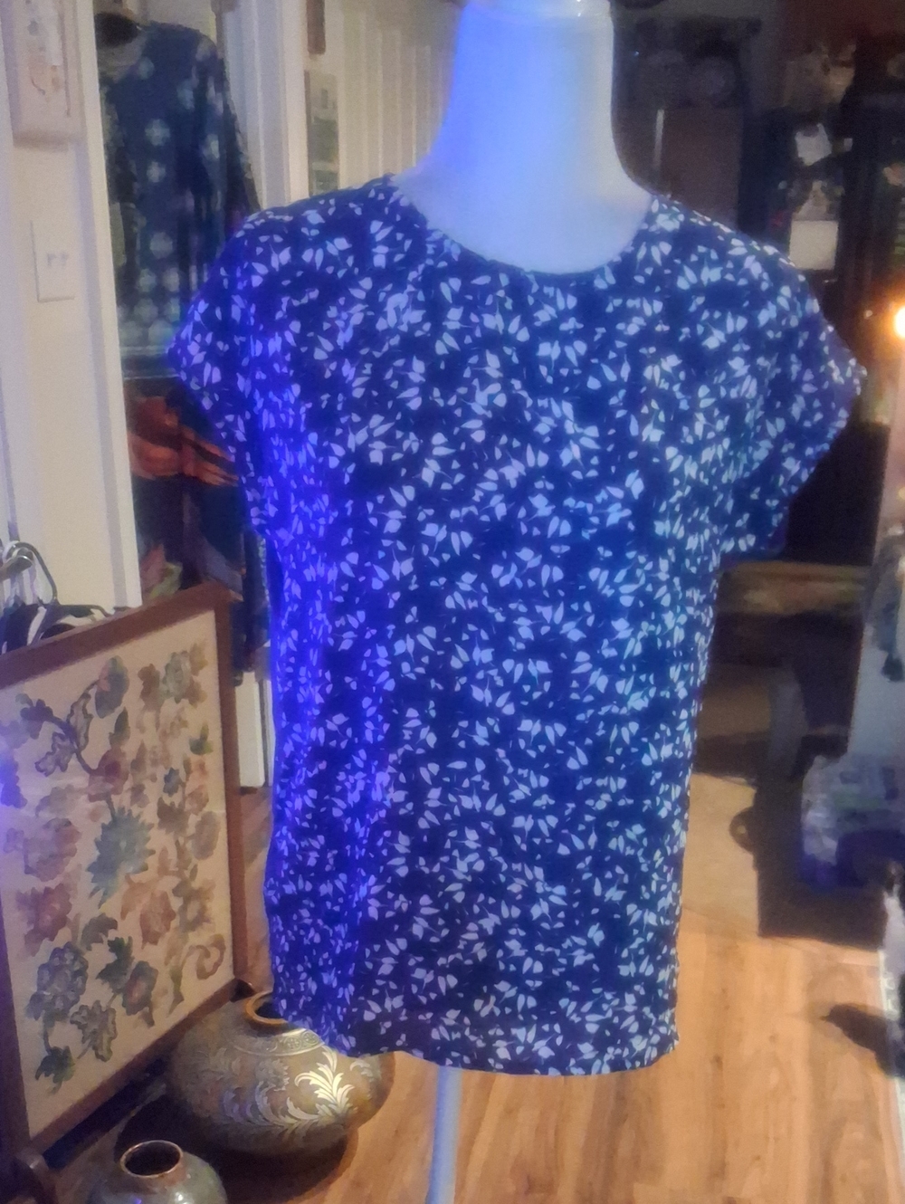 A Chaus Cap-Sleeves Floral Knit Blouse Size S